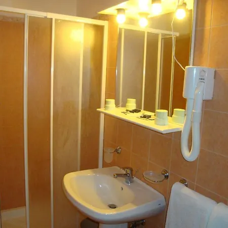 Nike Otel 4*