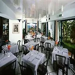 Nike Hotel 4*