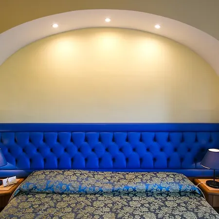 Nike Hotel 4*